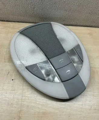 Mercedes-Benz E W211 Front seat light A2118202001