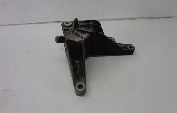 Chevrolet Cruze Gearbox mounting bracket 13248663