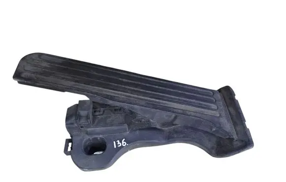 Volkswagen Golf V Accelerator throttle pedal 1K1721503P