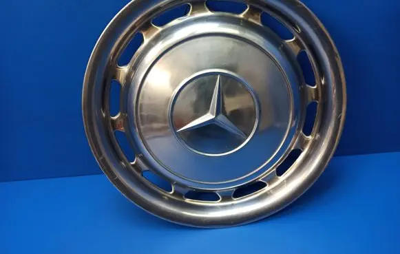 Mercedes-Benz COMPAKT W115 R14 wheel hub/cap/trim 