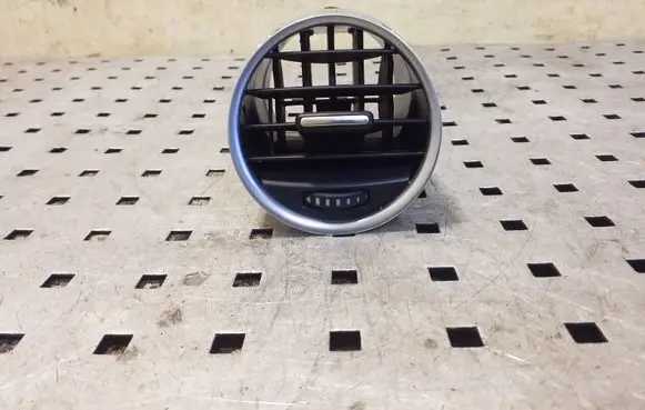 Dash center air vent grill