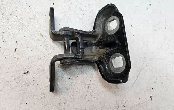 Chevrolet Trax Rear door upper hinge