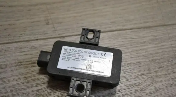 Mercedes-Benz E W213 Tire pressure control unit A0009008709
