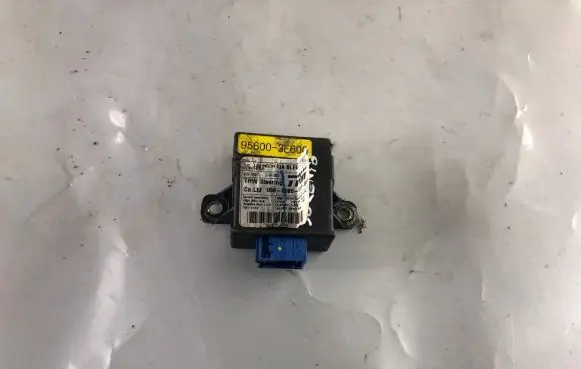 KIA Sorento Power steering control unit/module 956003E600 21671006 0580085017087
