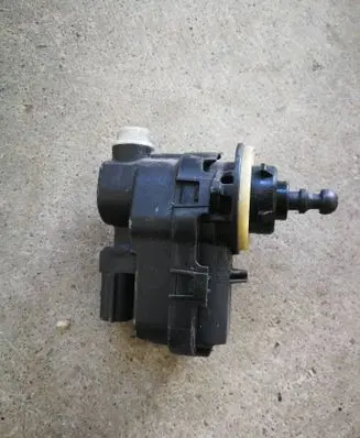 Toyota Auris E180 Headlight level adjustment motor 90013783