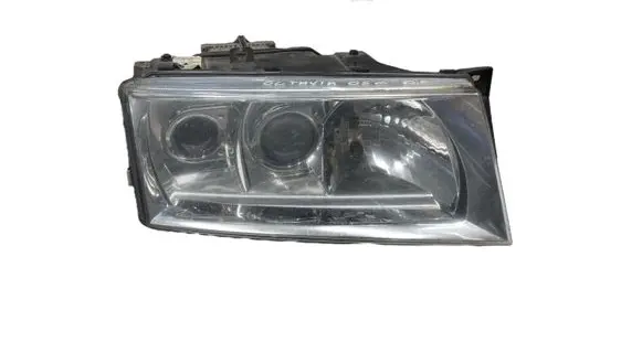 Skoda Octavia Mk2 (1Z) Headlight/headlamp 1307329069 1U0941651 1039F01593