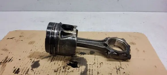 Opel Zafira B Piston with connecting rod