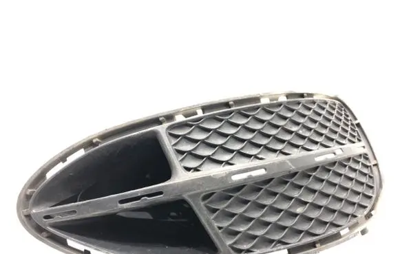Mercedes-Benz E W212 Front bumper lower grill A2128852822R