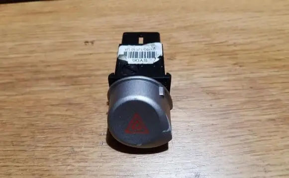 Hyundai i20 (PB PBT) Hazard light switch 937501j110ux