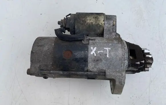 Nissan X-Trail T30 Starter motor 233008H801