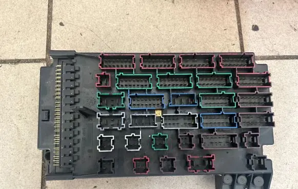 Mercedes-Benz ML W163 Fuse box set 1635450205 08200101