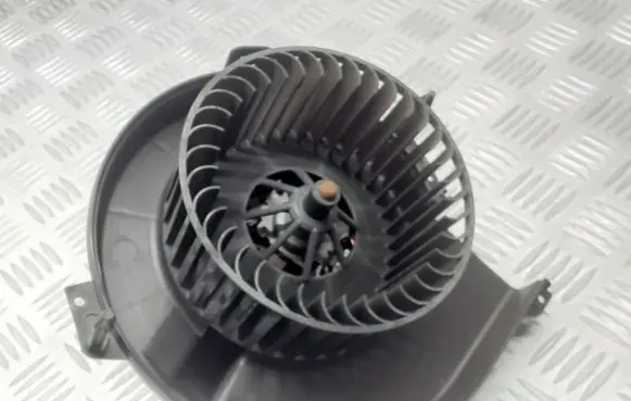 Opel Corsa C Front door blower motor 006457P