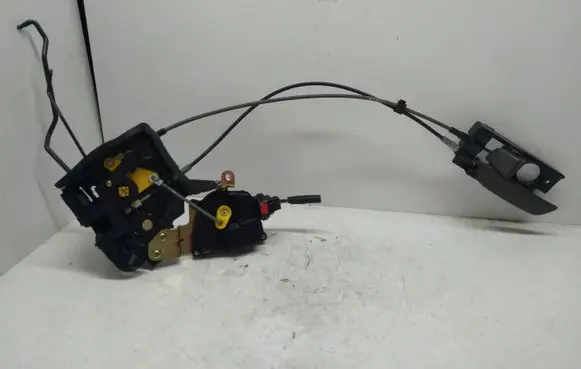 Hyundai Accent Front door lock JBFR