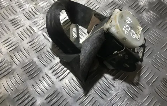 Mazda 626 Rear seatbelt lsgf3hrh