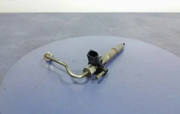 BMW X5M F85 Fuel injector 7823461