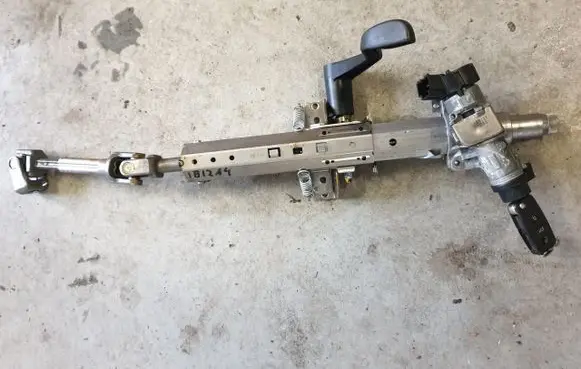 Seat Ibiza IV (6J,6P) Steering wheel axle