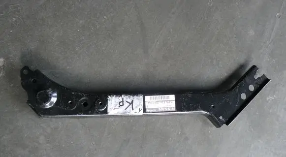Nissan X-Trail T31 Radiator support slam panel bracket 62513JG00A