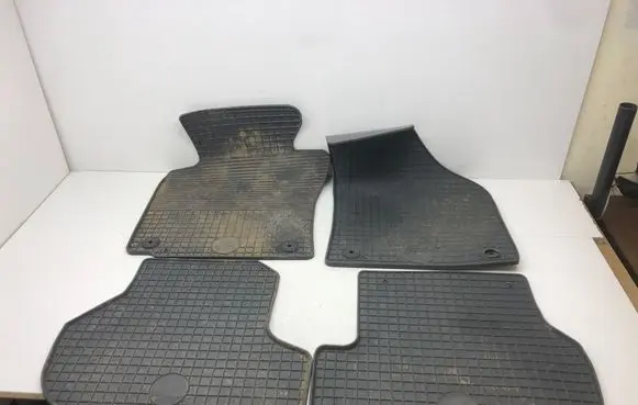 Volkswagen Golf V Car floor mat set 