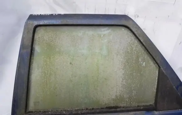 Ford Escort Rear door window glass