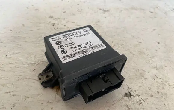 Volkswagen PASSAT B6 Light module LCM 5M0907357A 5WK49172B 1411200700017