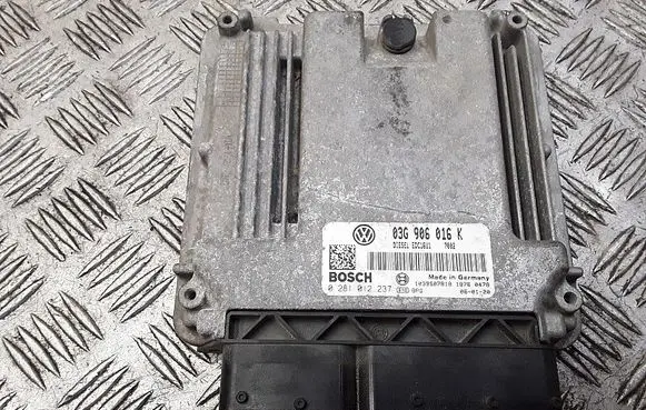 Skoda Octavia Mk2 (1Z) Engine control unit/module 03g906016k 0281012237