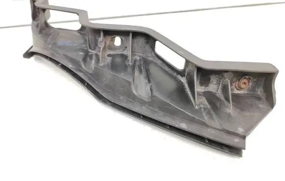 Volkswagen PASSAT B6 Front bumper mounting bracket 3C0807889