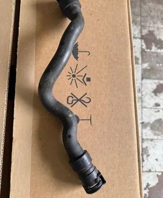 Peugeot 2008 II Coolant pipe/hose 