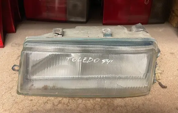 Seat Toledo I (1L) Headlight/headlamp 302961571 A2810881