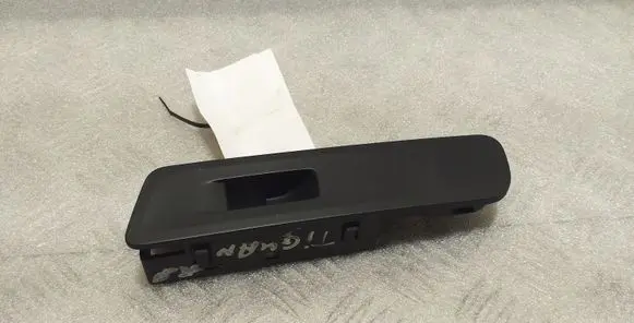 Volkswagen Tiguan Front door window switch trim 5N1867256A