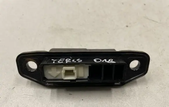 Toyota Yaris Tailgate opening switch 
