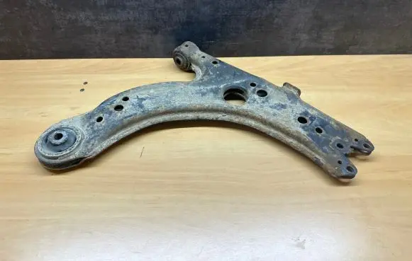 Volkswagen Golf IV Front lower control arm/wishbone