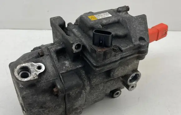 Toyota Prius+ (ZVW40) Air conditioning (A/C) compressor (pump) 0422001061 10R00382