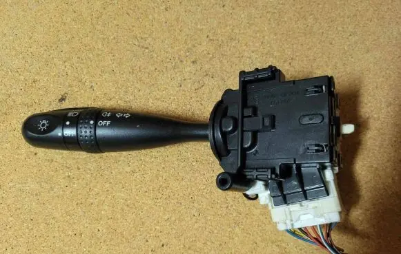 Suzuki Grand Vitara II Indicator stalk 173744