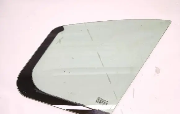 Renault Trafic III (X82) Front door vent window glass four-door 43R01351 DOT618M321AS2