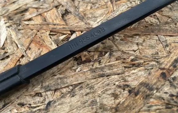Volkswagen Golf III Front wiper blade arm 1H1955409B