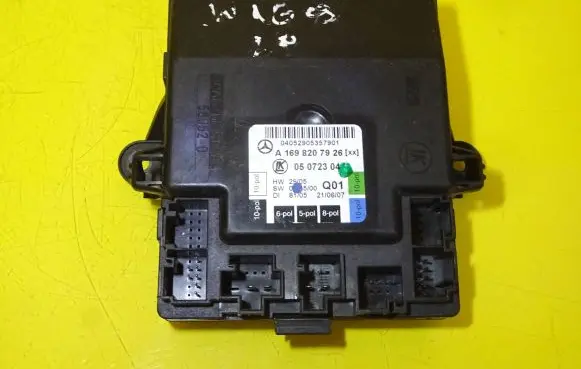 Mercedes-Benz A W169 Door control unit/module A1698207926 05072304