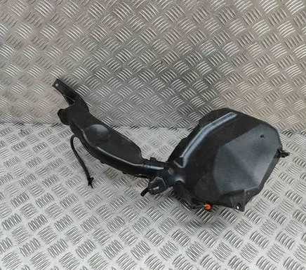 Windshield washer fluid reservoir/tank