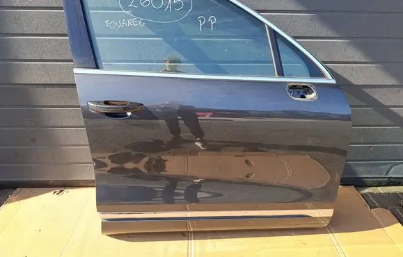 Volkswagen Touareg II Front door