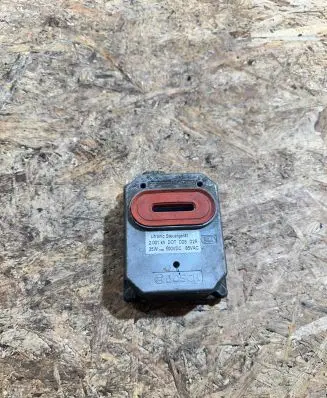 Mercedes-Benz S W220 Headlight ballast module Xenon 500VDC85VAC