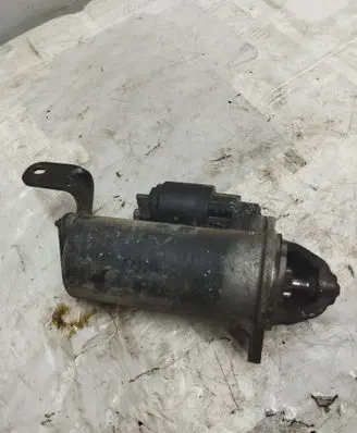 Opel Vectra B Starter motor 2339303220