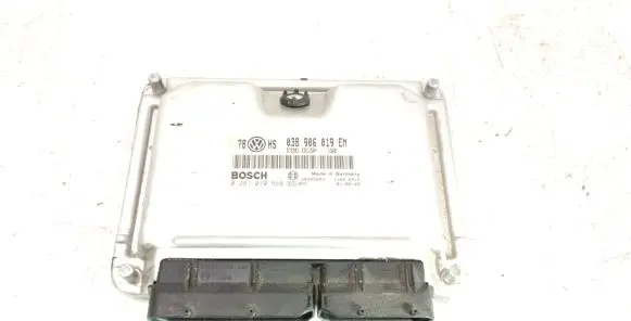 Volkswagen PASSAT B5.5 Engine control unit/module 038906019EM 038906019 0281010668