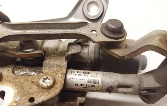 Peugeot 407 Front wiper linkage and motor 9670031980