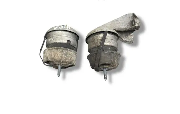 Jaguar S-Type Engine mount bracket 