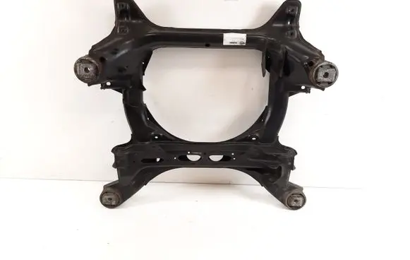 Volkswagen Touareg I Front subframe 7L0407747A