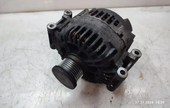 Mercedes-Benz E C207 W207 Generator/alternator A0141541102