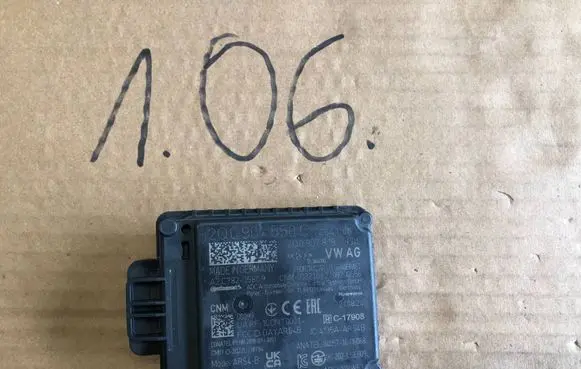 Audi RSQ3 Distronic sensor radar 2Q0907550C 2Q0907819
