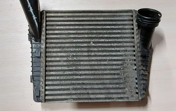 Audi Q7 4L Intercooler radiator 7L6145803C
