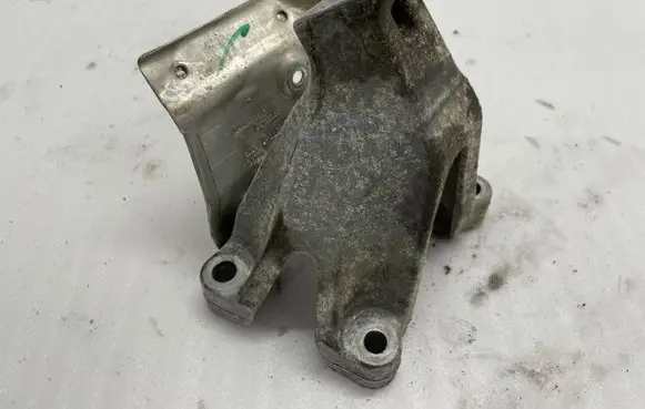 Audi A6 S6 C7 4G Engine mounting bracket