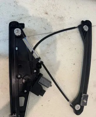 Peugeot 3008 II Front door window regulator with motor 9840196980 C30150