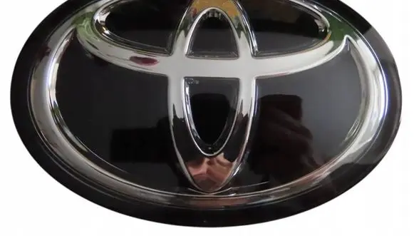 Toyota Corolla E210 E21 Manufacturer badge logo/emblem 9097502124